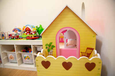 Путин поручил принять меры по поддержке яслей