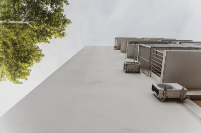 Машаров: жителям домов грозит штраф за самовольную установку кондиционеров