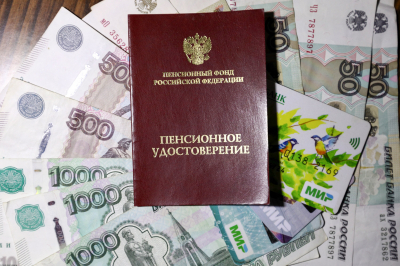 Соцфонд: Пенсии работающих россиян выросли на 2,6 тыс рублей