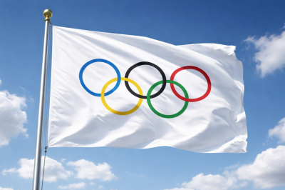 Лыжник Коростелев поднял Непряеву на&nbsp;плечи на&nbsp;закрытии Игр-2026