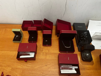 Челнинцы пытались ввезти из&nbsp;Дубая украшения Cartier на&nbsp;миллион рублей