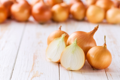 Как убрать горечь из лука &mdash; простой метод, который превращает обычный овощ в карамельное лакомство