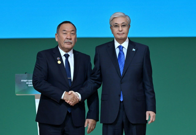 Токаев наградил работников сельскохозяйственной отрасли