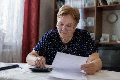 Прибавка к пенсии около 1500 рублей за стаж до 1991 года: кому положена и как оформить