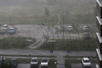 Ураган в Татарстане сорвал крыши и повалил десятки деревьев