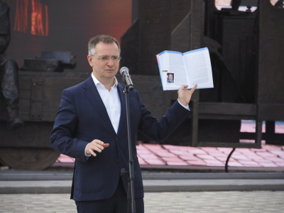 Меньше теории, больше практики: Мединский рассказал, каким будет новый учебник обществознания в школах