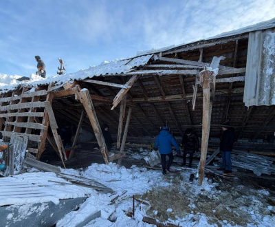 Крыша обвалилась в хрущевке на Беломорской в Казани
