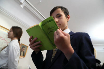 Писатель Драгунский назвал недопустимым изучение школьной литературы по мемам