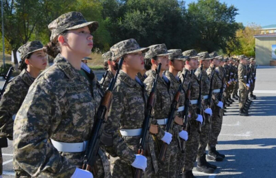 В Актобе 35 девушек-военных медиков стали частью казахстанской армии