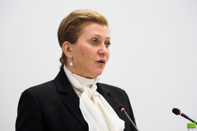 Глава Роспотребнадзора заявила, что пляжный отдых в&nbsp;Анапе пока нельзя открывать: нефтепродуктов в&nbsp;песке настолько много