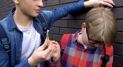 В Караганде подросток попал в психдиспансер после вымогательства у школьников