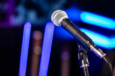 Комик Руслан Белый* заявил, что его семья в СССР жила бедно