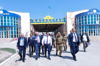 Бектенов раскритиковал затягивание сроков модернизации пунктов пропуска