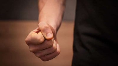 Тренер по каратэ избил прохожего в Акколе