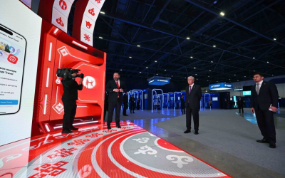 Токаев посетил выставку цифровых решений