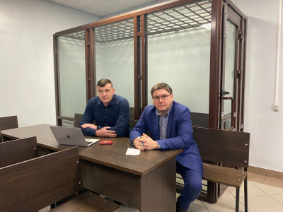 Экс-управделами Минздрава РТ осудили за то, что лед с крыши упал и сломал ногу девушке