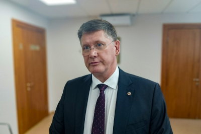 Свердловский мэр, проигравший жене водителя, ушел в отставку