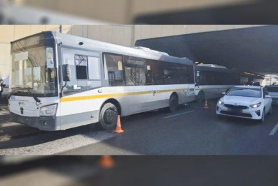 Удар в спину на Варшавке: автобус №192 влетел в №926 &mdash; девять пассажиров в больнице