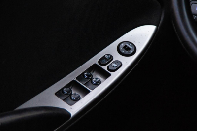 Mercedes-Benz начнет возвращать физические кнопки в автомобили