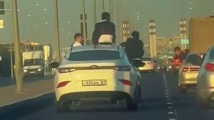 Празднование свадьбы обернулась задержанием троих человек в Астане (видео)