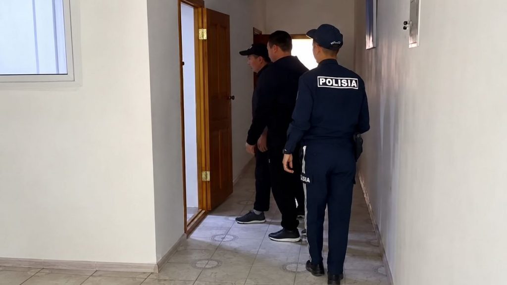 Поездка обернулась арестом и лишением прав для двух друзей в Мангистау (видео)