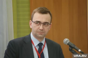 Мэр пожаловался прокурору ХМАО на его подчиненного из-за скандала со служебной квартирой
