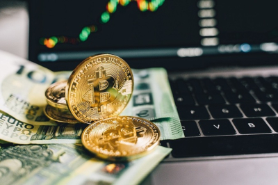 Биткоин сохраняет импульс роста