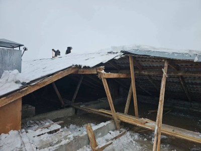 В Казани обрушилась часть крыши многоэтажки на ул.Рахимова