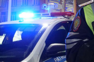 В Казахстане полицейским вновь разрешат стоять с жезлами у обочин
