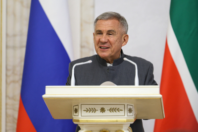 Минниханов наградил госнаградами участников СВО, нефтяников и ученых Татарстана
